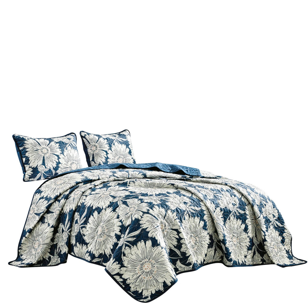 White Flower Quilt Set