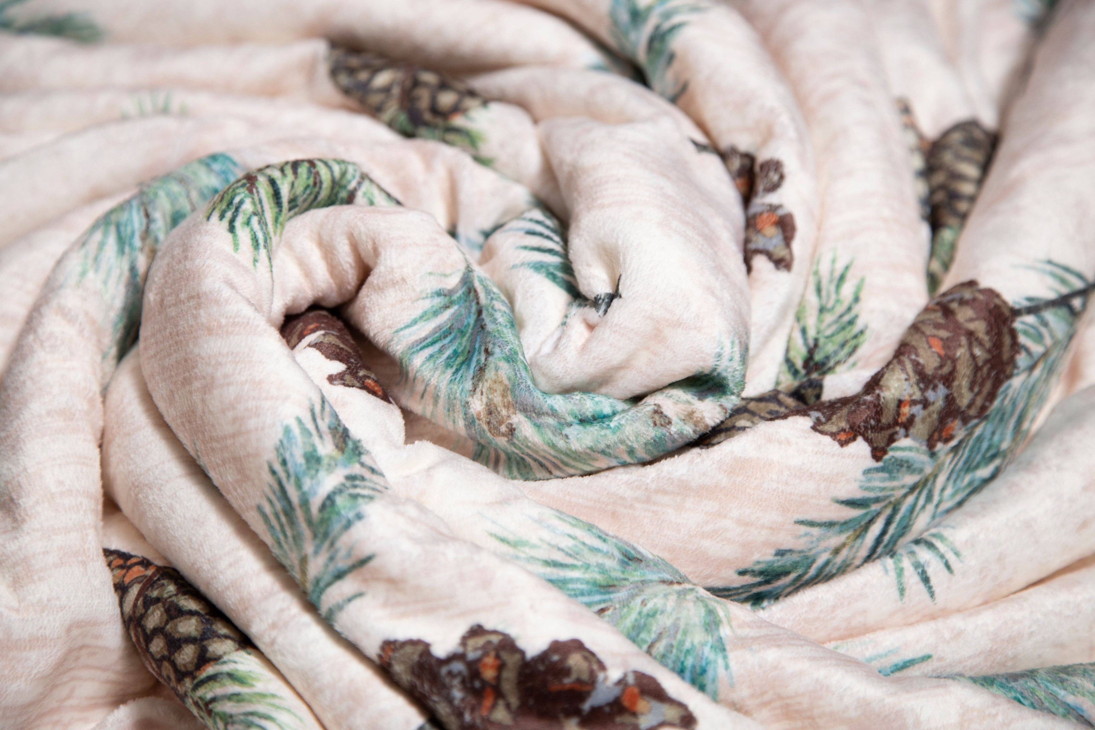 Pinecone Rustic Cabin Throw